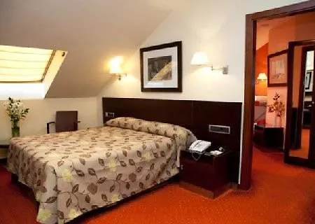 Otel San Juan De Reyes 4*
