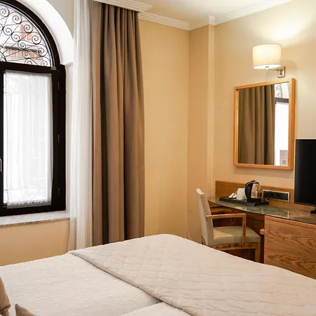 San Juan De Reyes 4*
